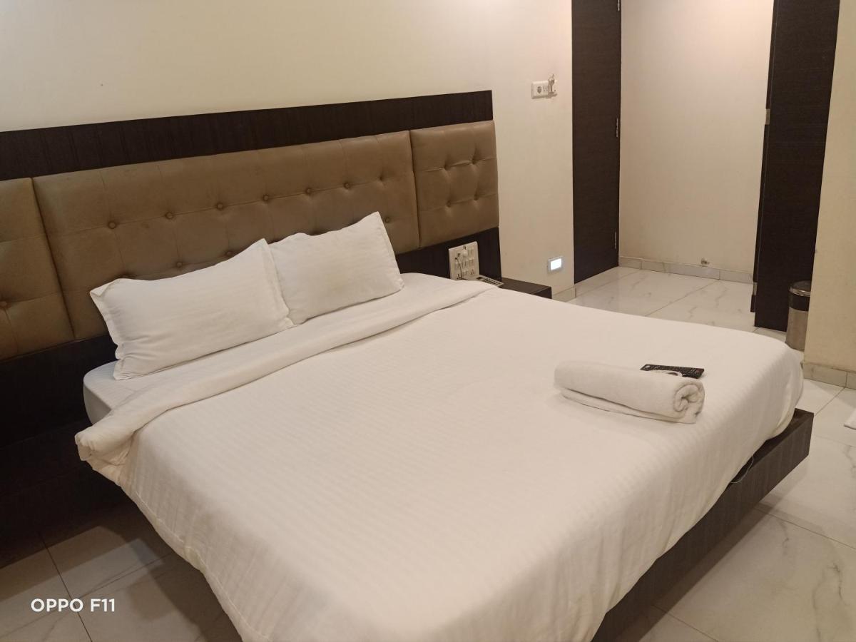 Hotel Bkc Palace Inn - Jio World Convention Center And Us Visa Center హోటల్ బి కే సి ప్యాలెస్ ఇన్ Мумбай Екстериор снимка