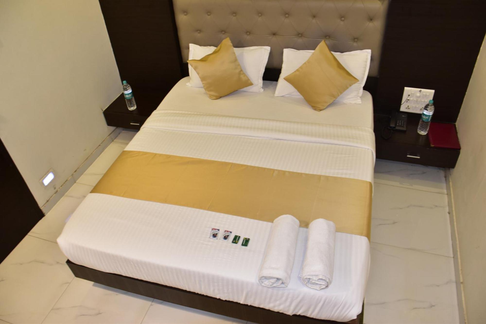 Hotel Bkc Palace Inn - Jio World Convention Center And Us Visa Center హోటల్ బి కే సి ప్యాలెస్ ఇన్ Мумбай Екстериор снимка